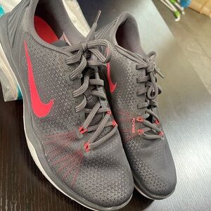 Nike Flex Supreme TR 5 Women's Shoes - Dark Gray and Hot Punch